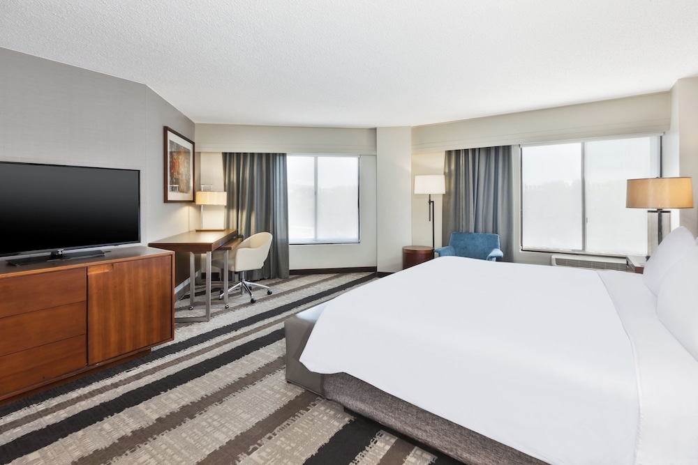 Crowne Plaza Dulles Airport by IHG - photo 32