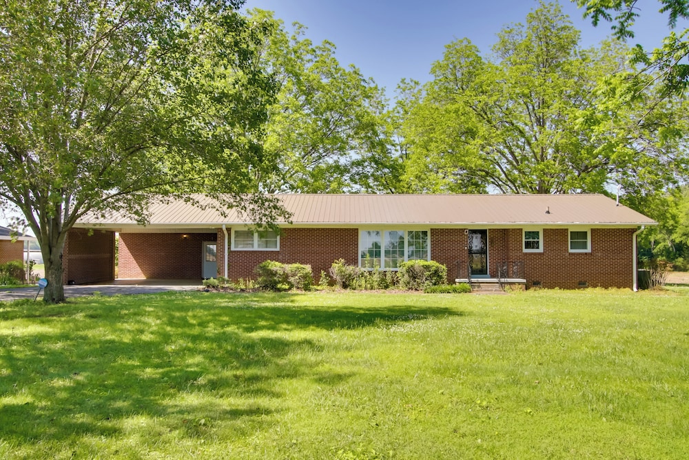 Dog Friendly Lexington Retreat Step Free Access — Lexington