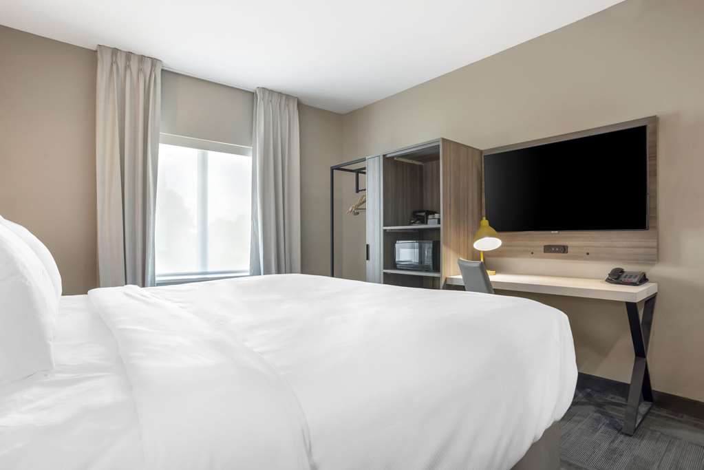 Comfort Inn and Suites Destin Near Henderson Beach - photo 20