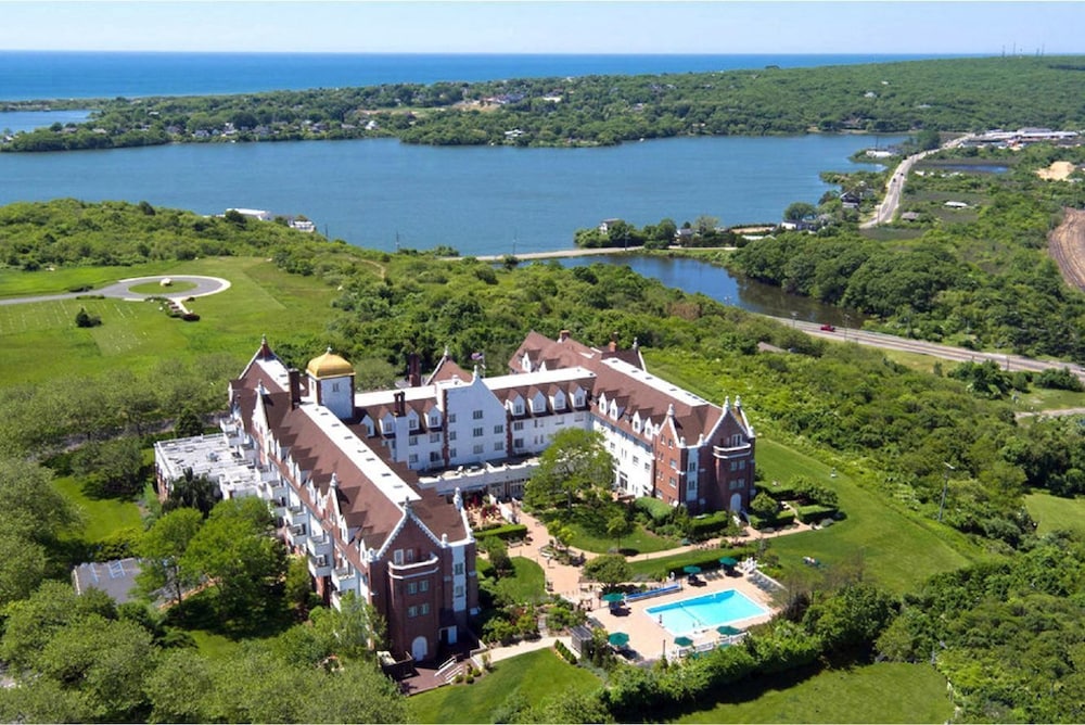 Montauk Manor - carbon neutral hotel in Montauk
