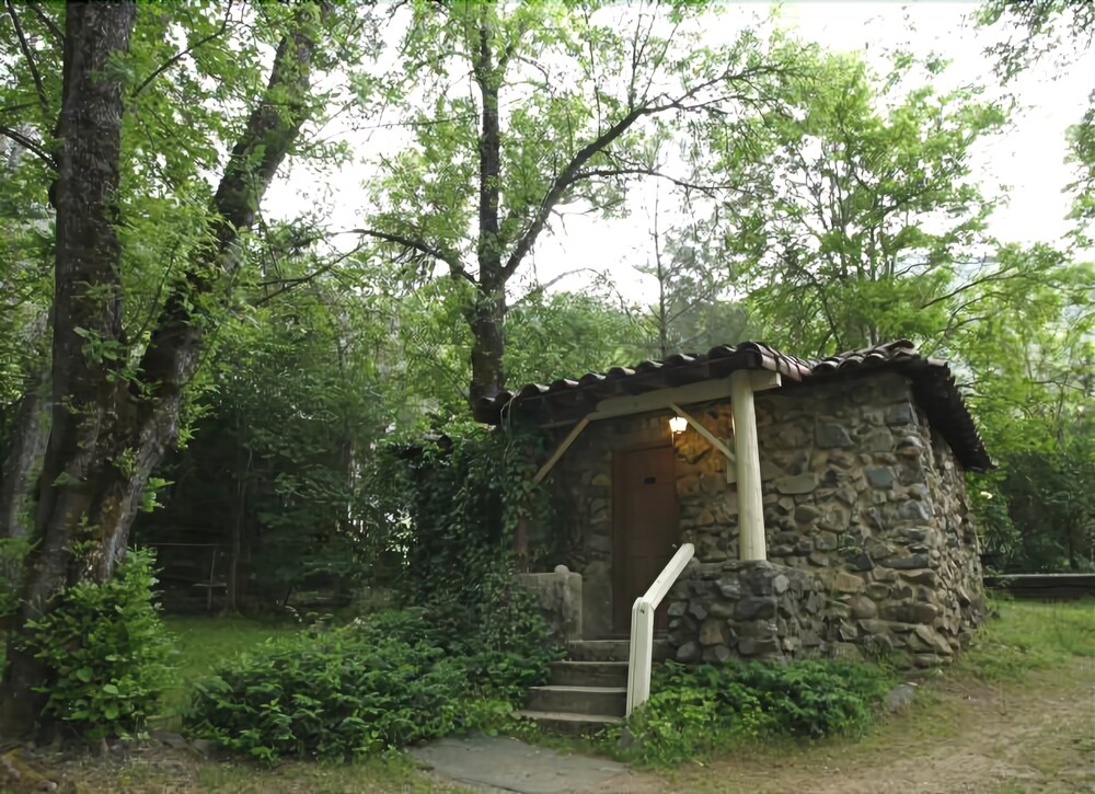 Indian Flat RV Park Tent Cabins & Cottages - photo 6