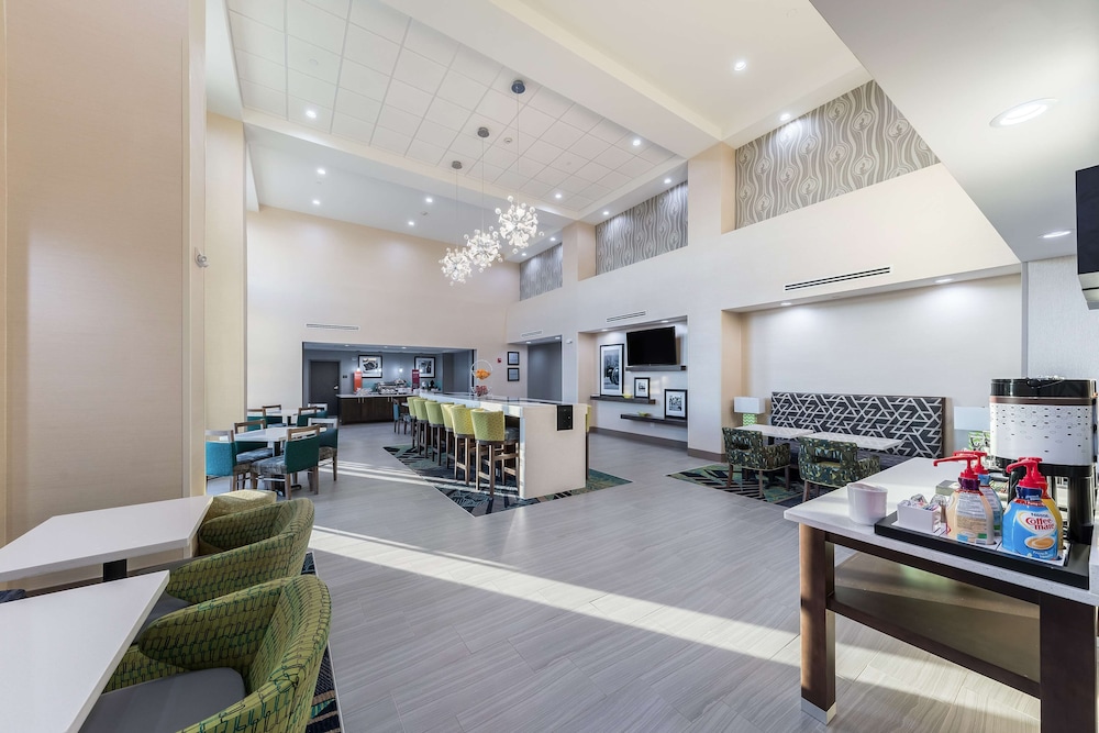 Hampton Inn & Suites Pryor - photo 20