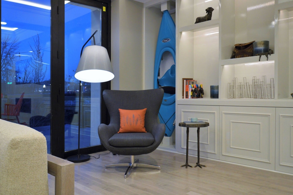 Renaissance Reno Downtown Hotel & Spa - photo 3