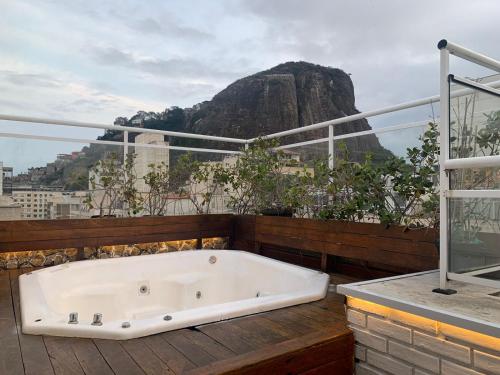 Real Apartments 219 Nice penthouse Copacabana with spacious jacuzzi — 4-Star Luxury Hotel in Rio De Janeiro, Brasil