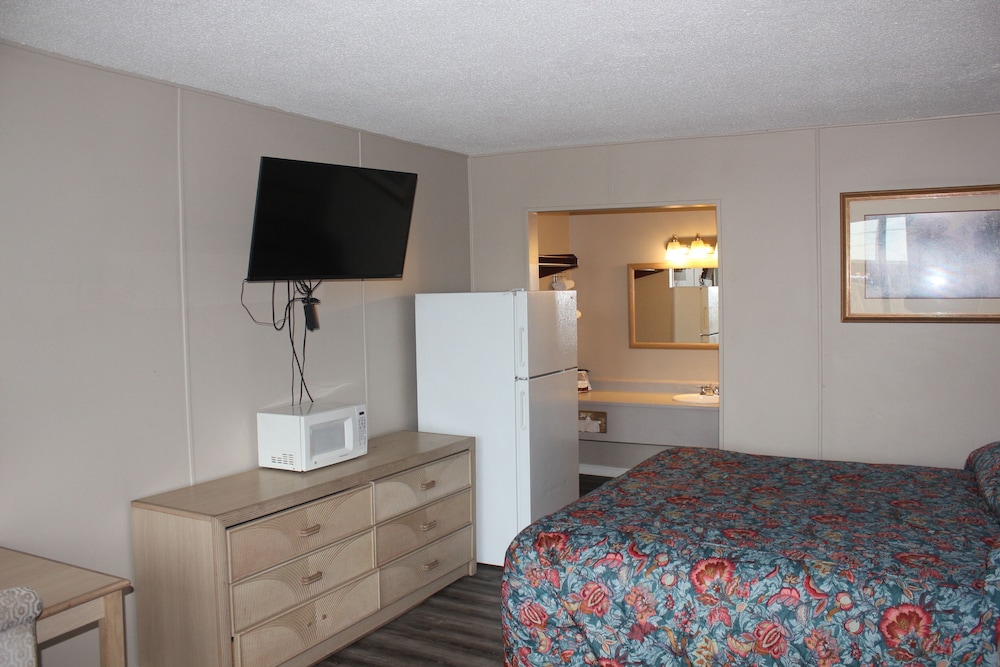 Red Carpet Inn Louisville — Louisville