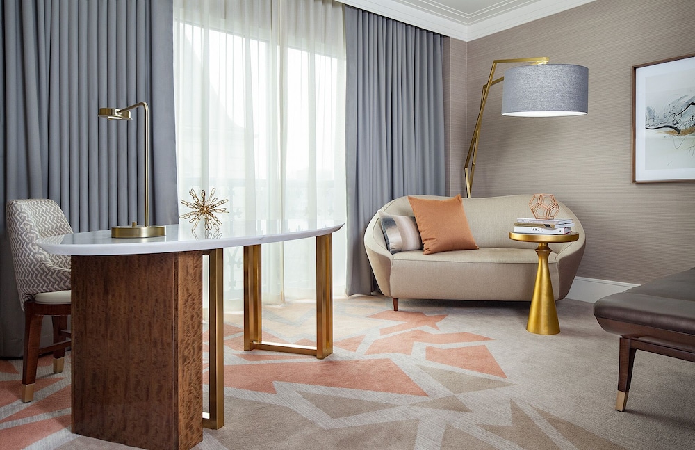 Hotel Crescent Court - photo 12