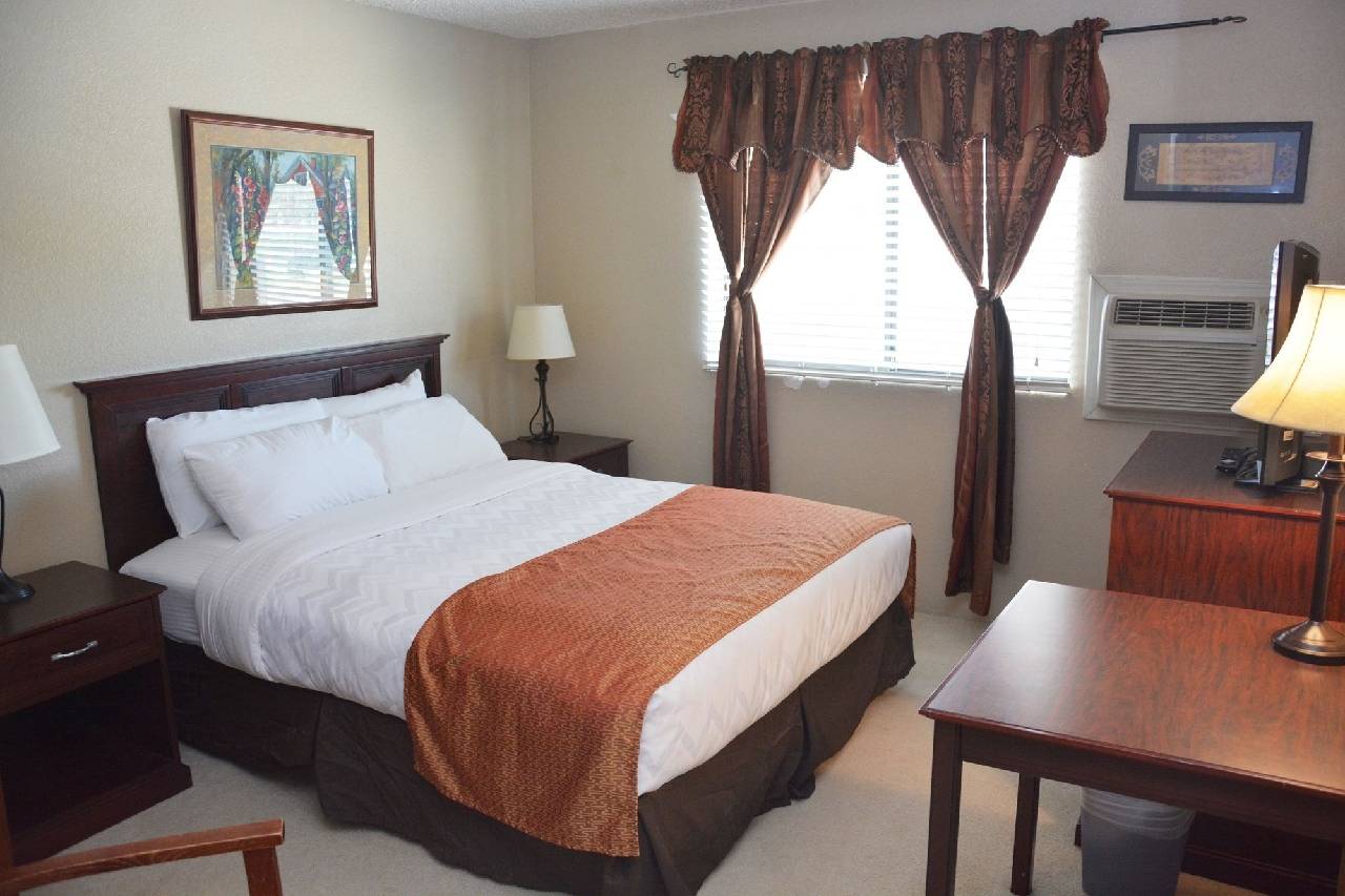 Roosevelt Inn and Suites - photo 2