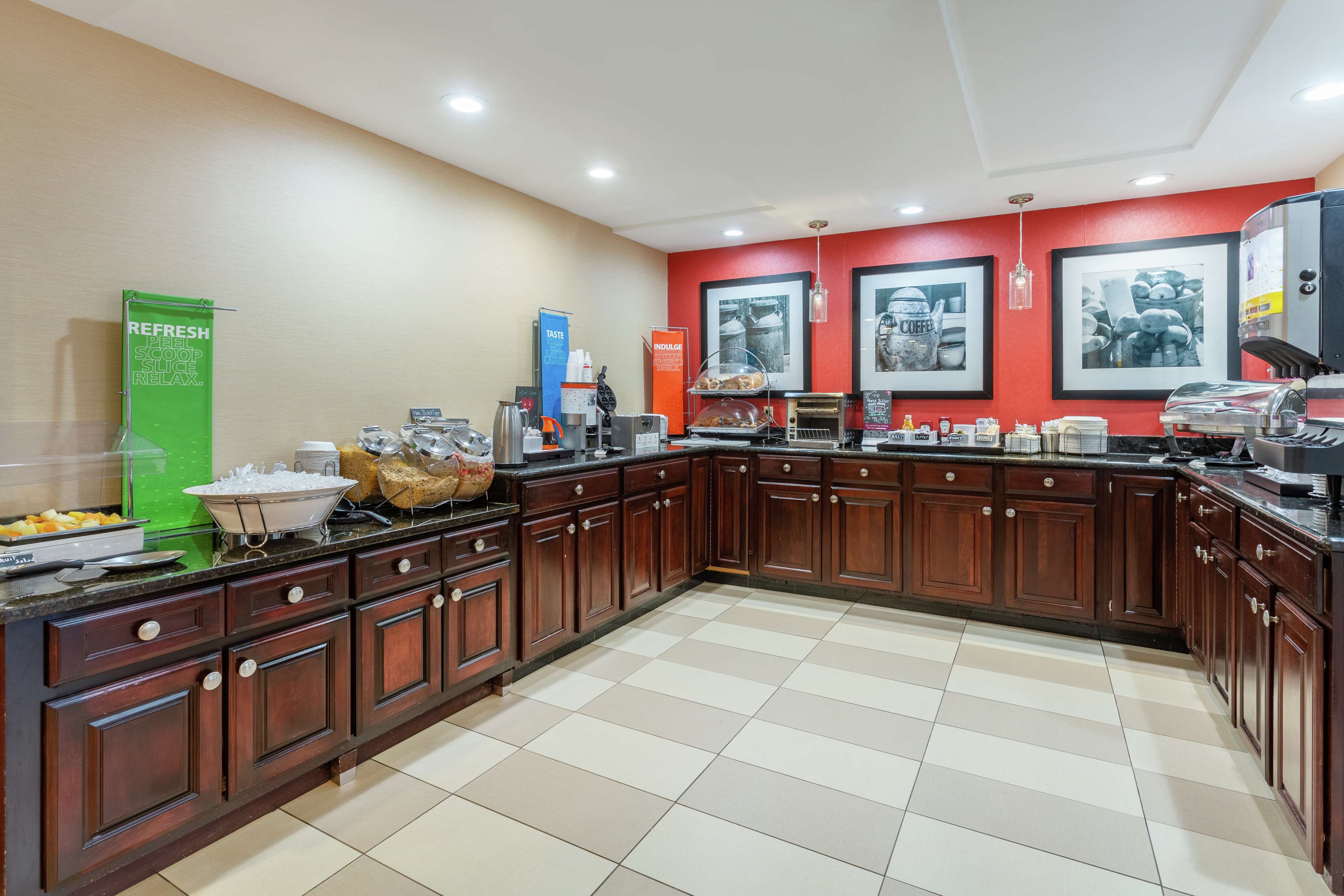 Hampton Inn Groton - photo 9