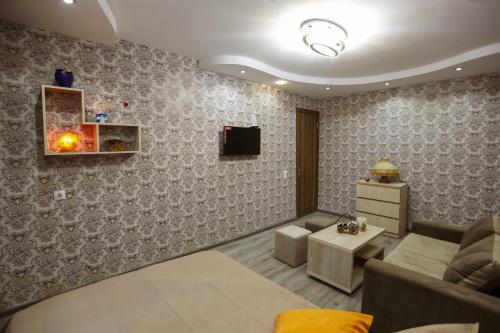 N&N House