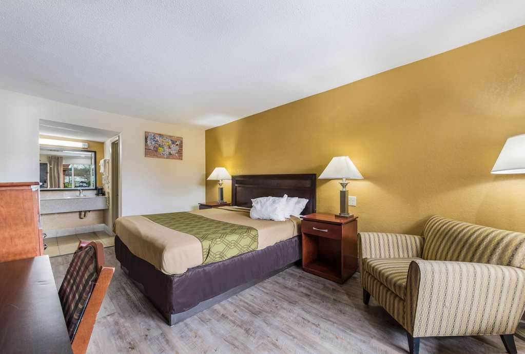 Econo Lodge Salisbury South - photo 28