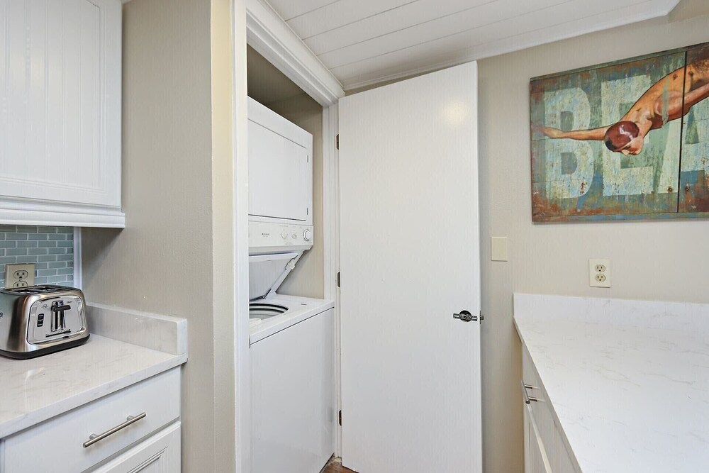 Edgewater Tower 2 105 1393775 2 Bedroom Condo - photo 7