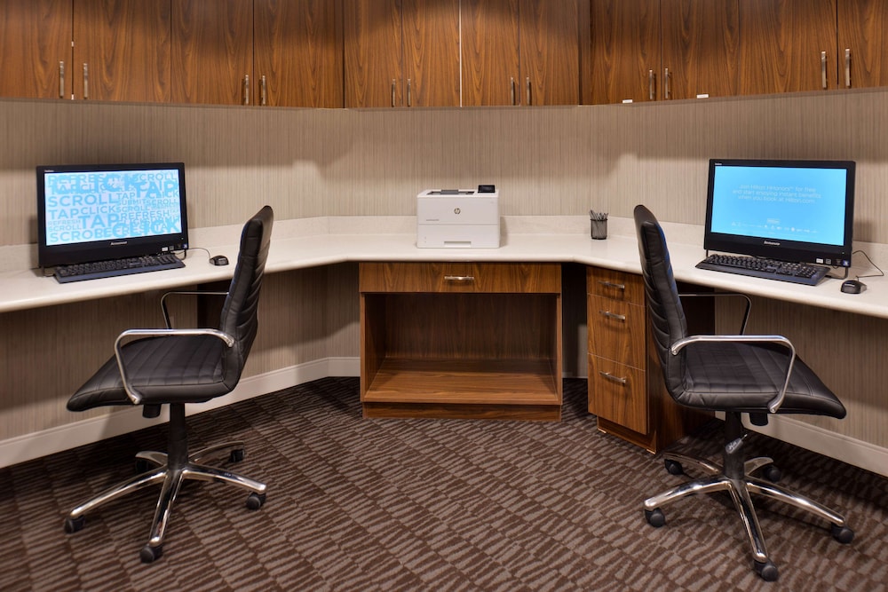Hampton Inn & Suites Ann Arbor West - photo 56