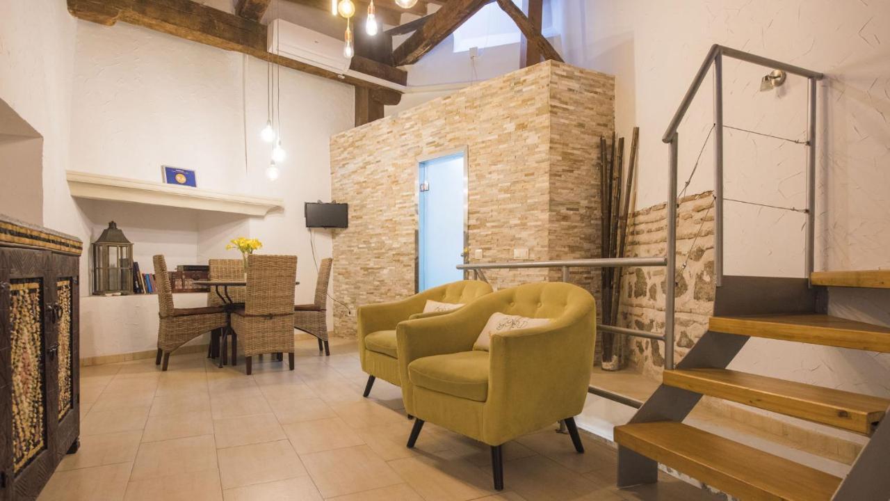El Patio Del Arrayan Apartamentos Aloha Toledo — 4-Star Luxury Hotel in Toledo, Spain