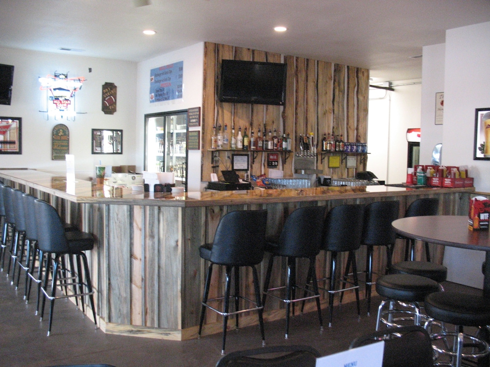 Iron Horse Inn - photo 11