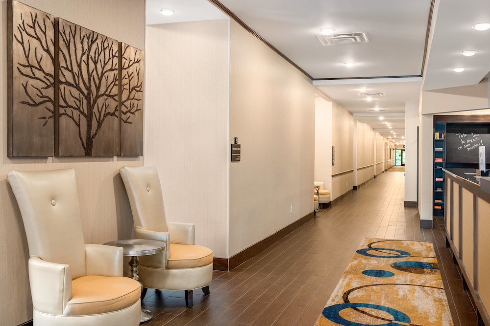 Hampton Inn & Suites Lavonia - photo 27