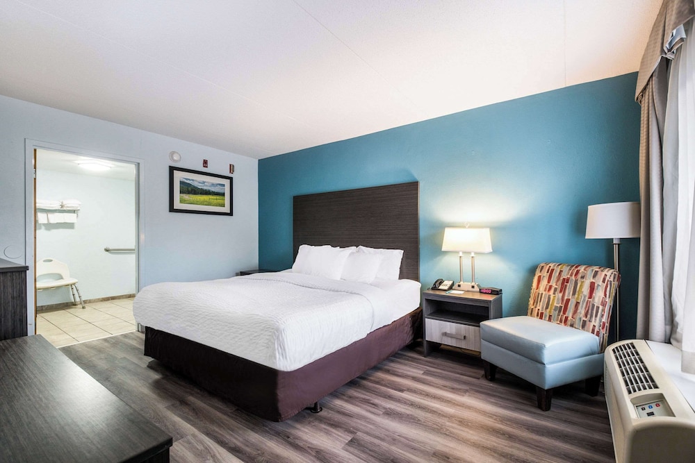 Clarion Inn Cleveland near University - photo 18