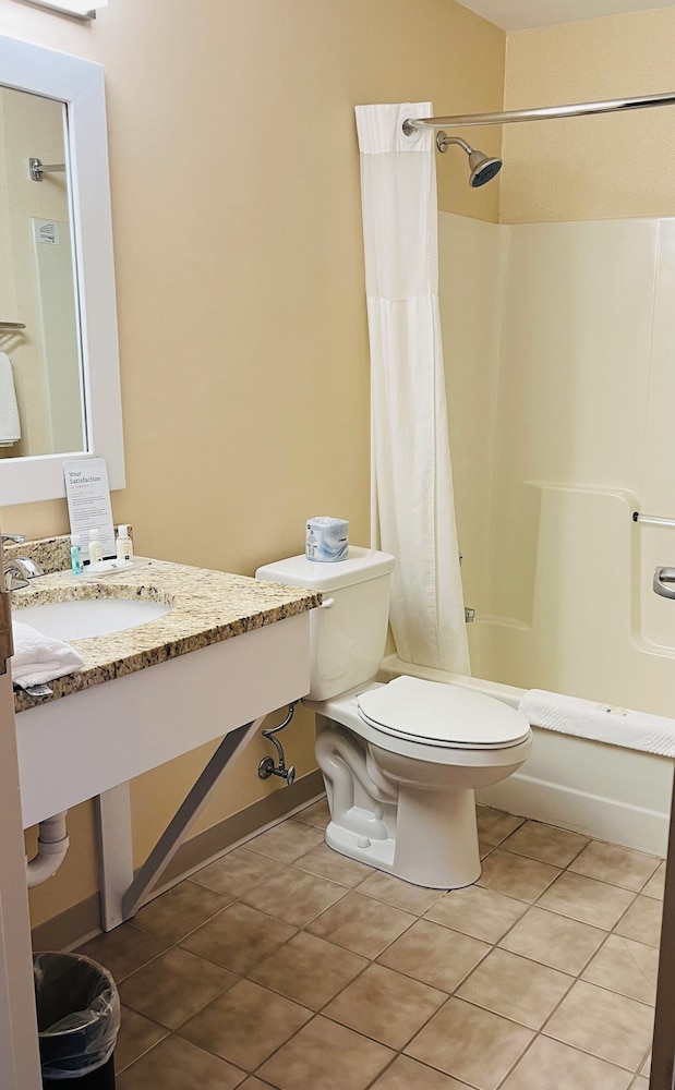 Quality Inn & Suites Prestonsburg next to Mountain Arts Center - photo 14
