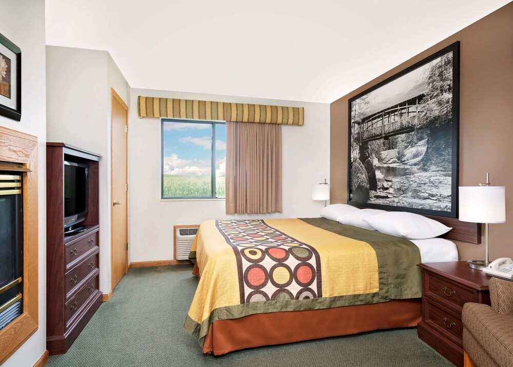 AmericInn by Wyndham Mauston - photo 13
