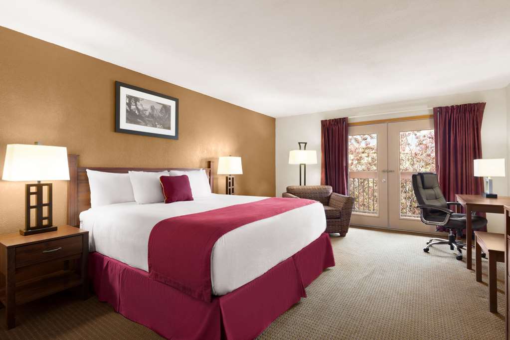 Baymont by Wyndham Cortez - photo 28
