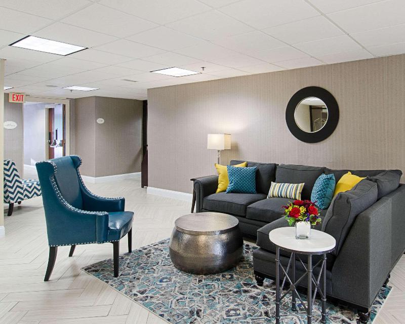 Quality Inn & Suites - photo 9