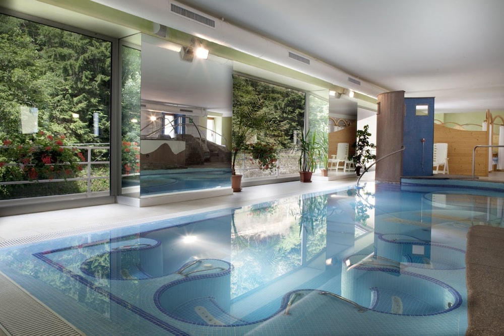 Grand Hotel Rabbi — hotel in Monclassico