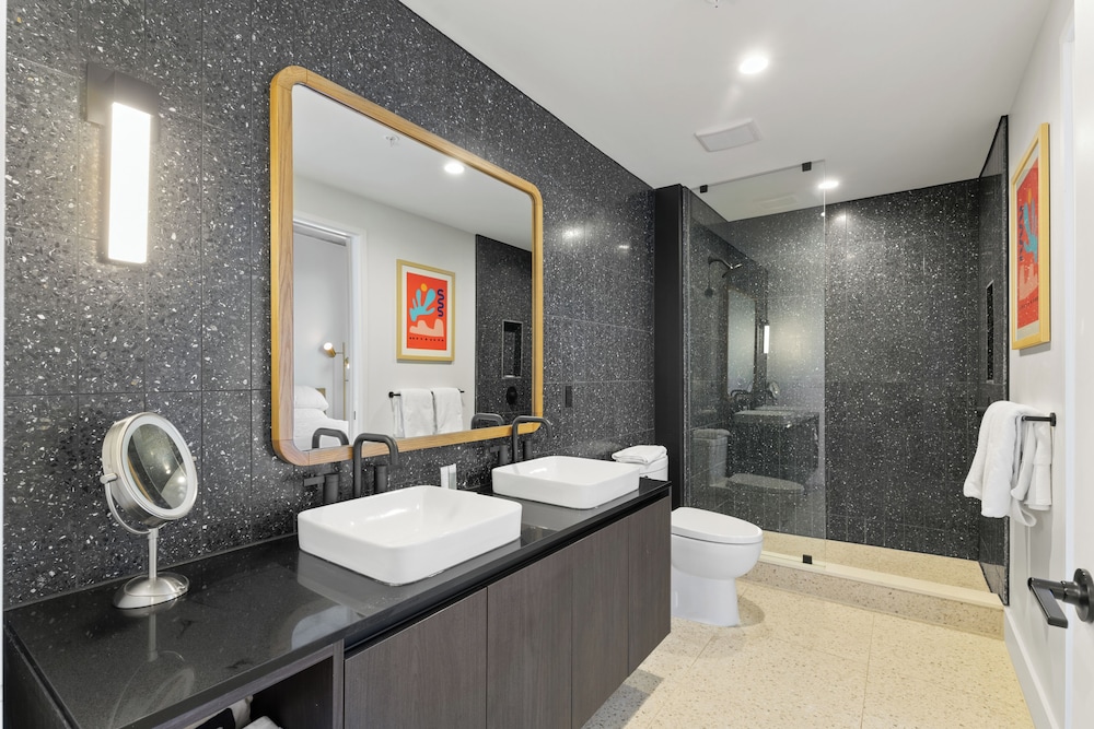 Austin Condo Hotel - photo 760