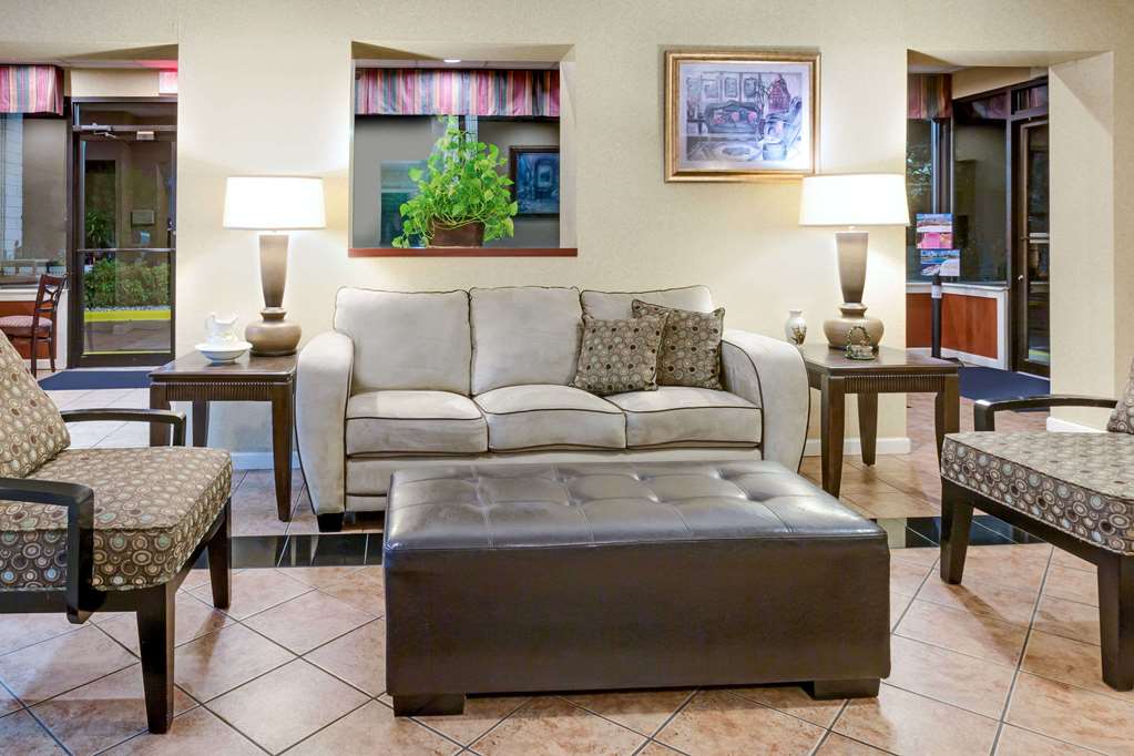 Days Inn by Wyndham Hoover Birmingham - photo 2