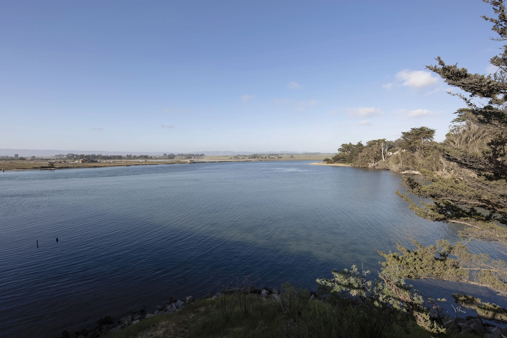 Inn At Moss Landing Point - photo 79