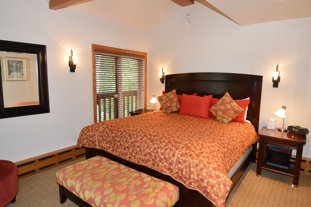 Old Hundred by Frias Properties - photo 2