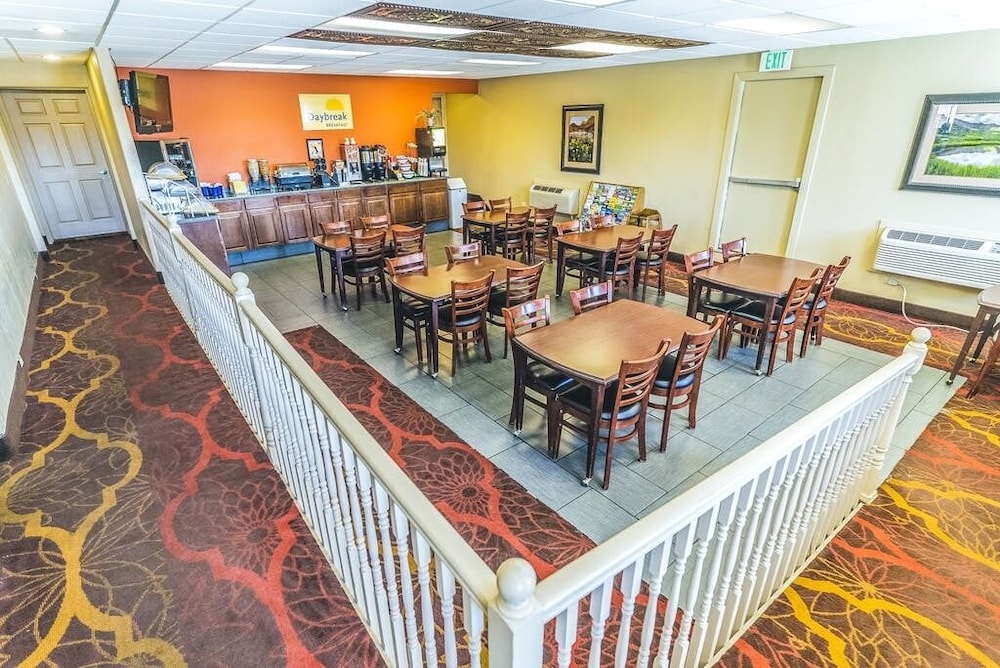 Days Inn by Wyndham Montrose - photo 11