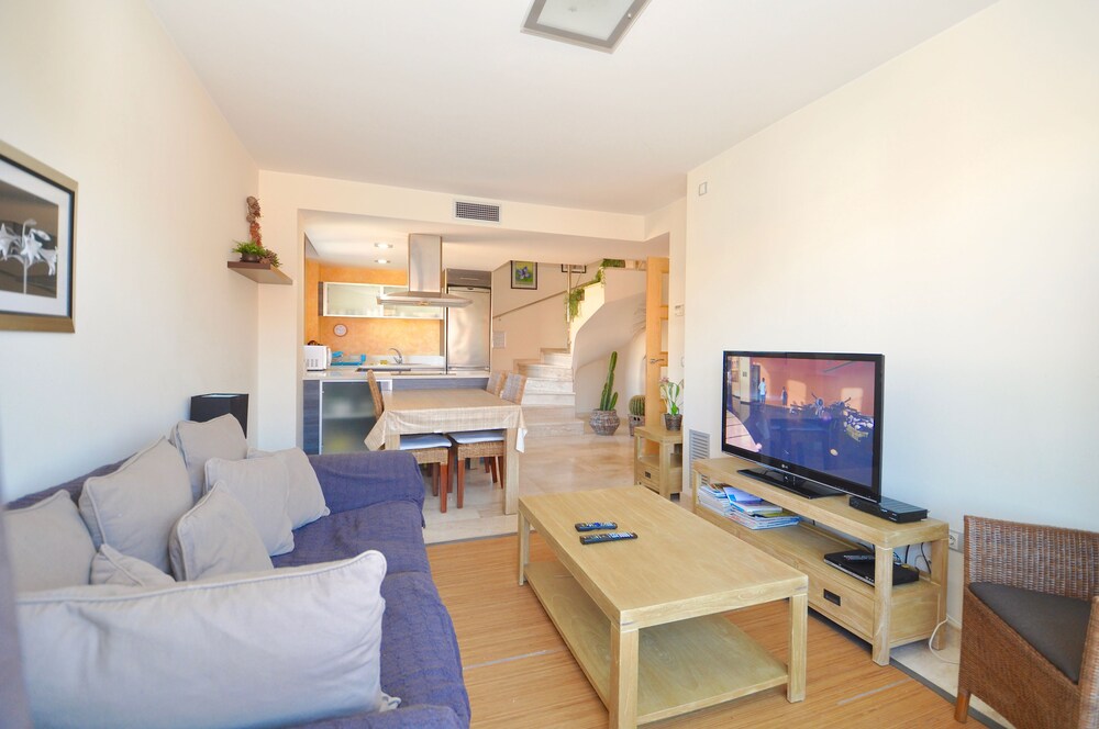 Penthaus Florida Lloretholiday — 4-Star Luxury Hotel in Lloret De Mar, Spain