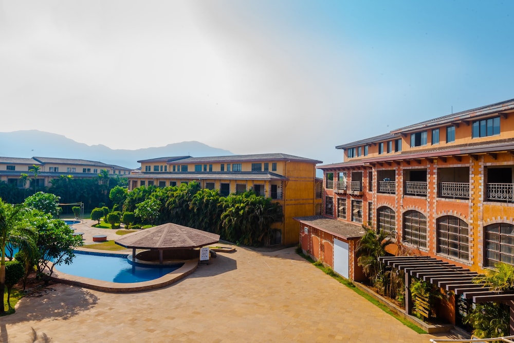 Capital O 35403 Discover Resorts in Karjat, India