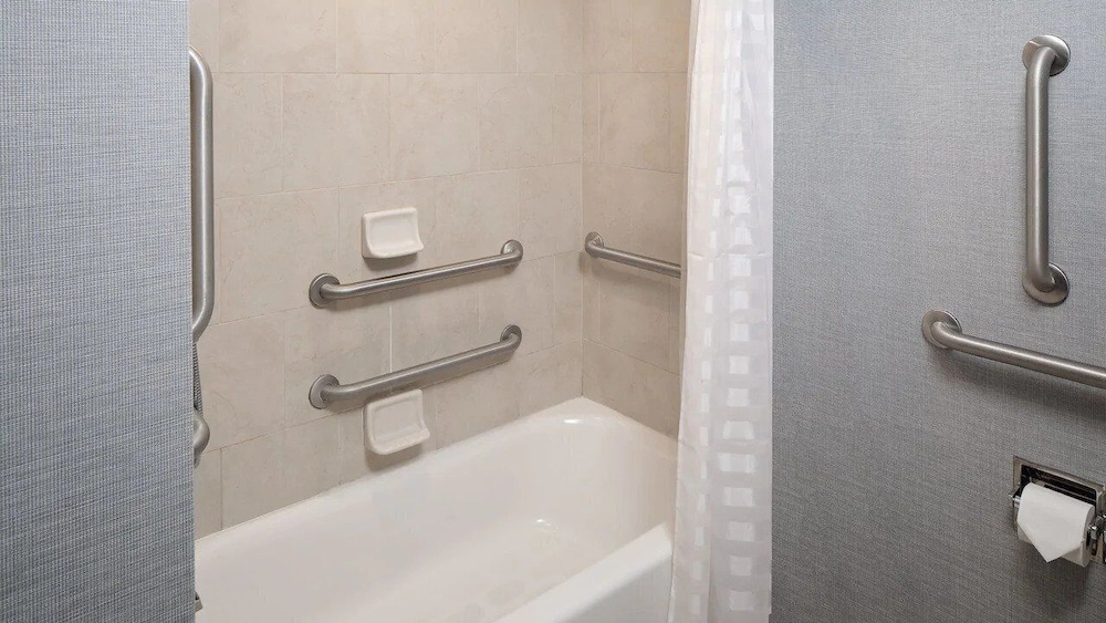 Hyatt Place Pittsburgh North Shore - photo 39
