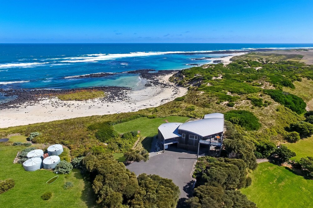 Hearn's Beach House — 4-Star Luxury Hotel in Port Fairy, Australia