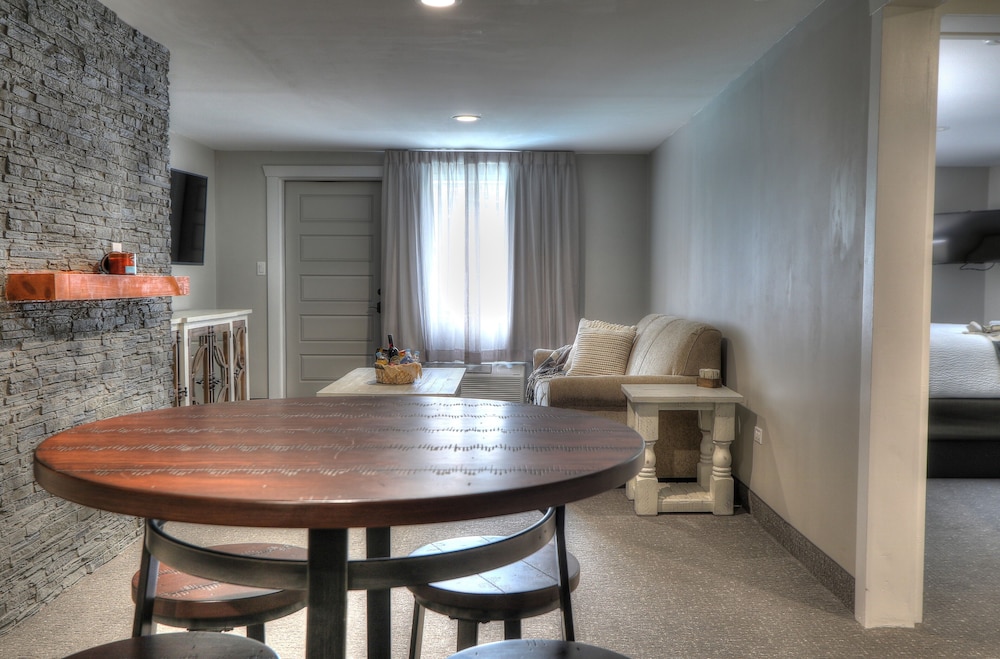 River Edge Inn - photo 31