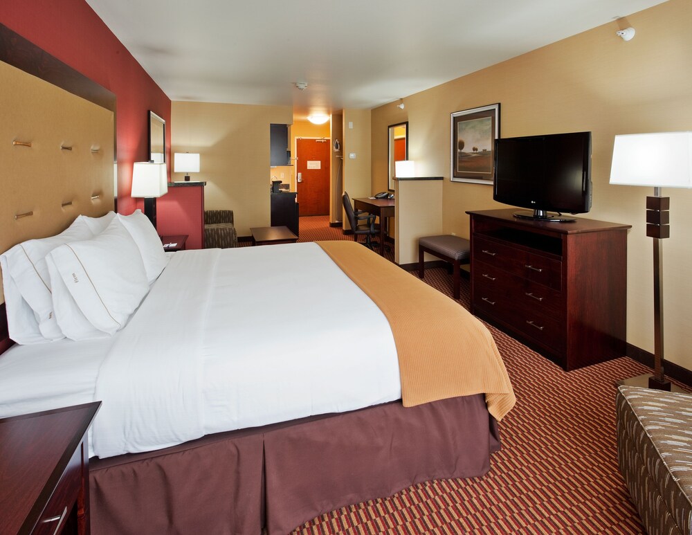 Holiday Inn Express Hotel & Suites Great Falls by IHG - photo 9