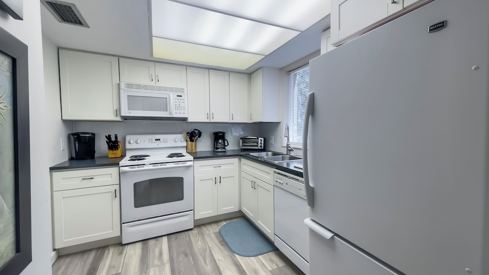 825 Ketch Court at The Sea Pines Resort - photo 4