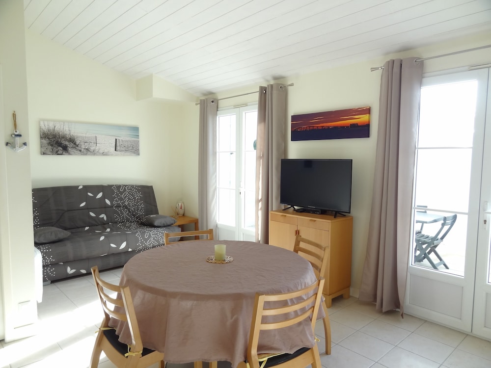 Maison Porcelaine — 4-Star Luxury Hotel in La Couarde-Sur-Mer, France