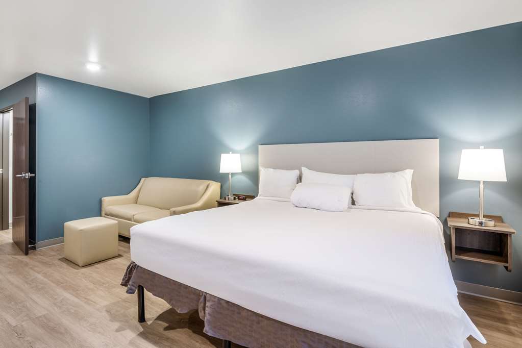 WoodSpring Suites Gurnee Chicago - photo 24