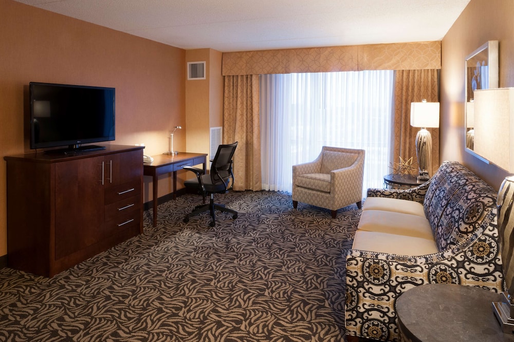 DoubleTree by Hilton Bay City Riverfront - photo 15
