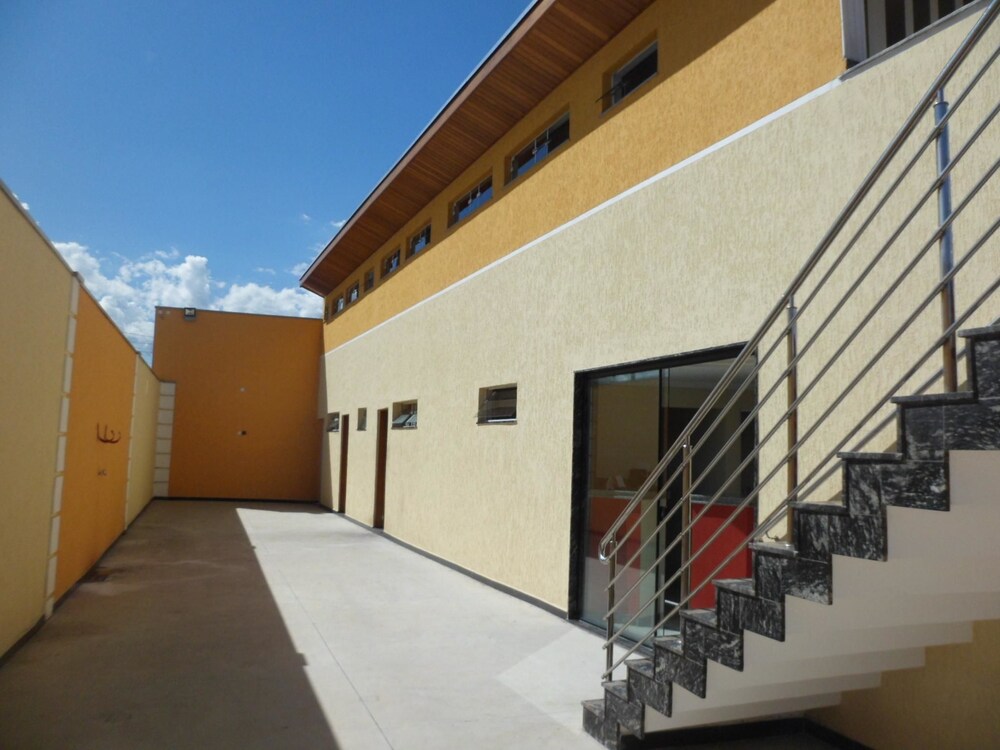 Poupahotel Unidade Bairro in Taubate, Brasil