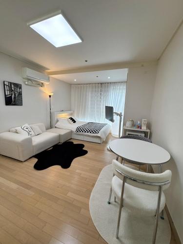 Hi Seoul Gongdeok — 4-Star Luxury Hotel in Seoul, South Korea