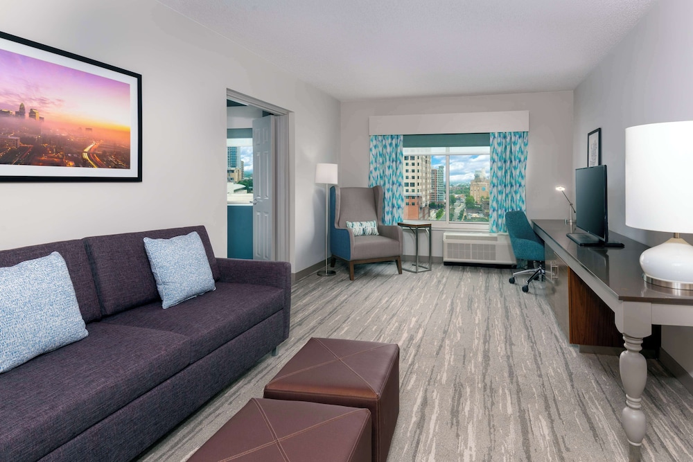 Hilton Garden Inn Charlotte Uptown - photo 14