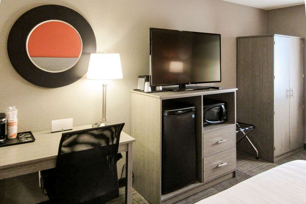 Quality Inn & Suites Hammond Near I 8090 - photo 11