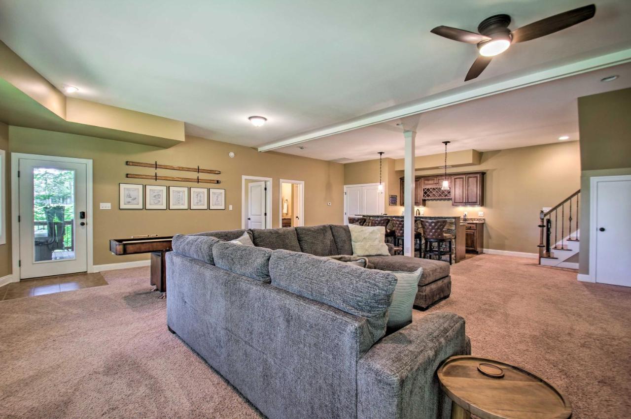 Luxe Wintergreen Resort Escape with Hot Tub - photo 20