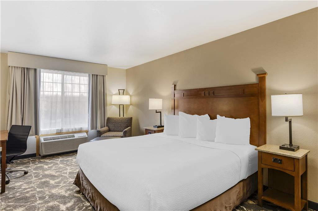 Best Western Plus Riverfront Hotel & Suites - photo 34