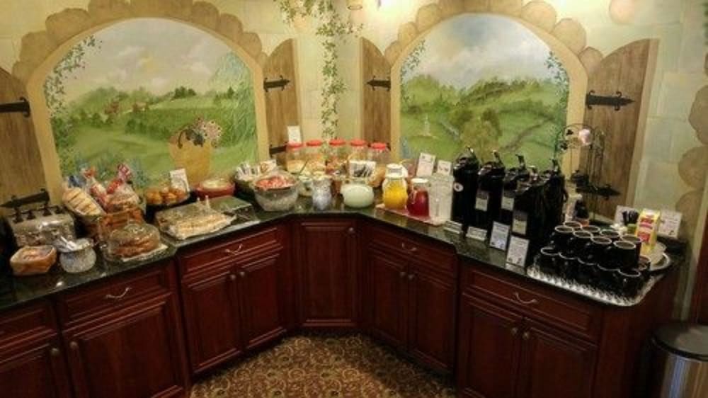 Hearthstone Inn & Suites - photo 28