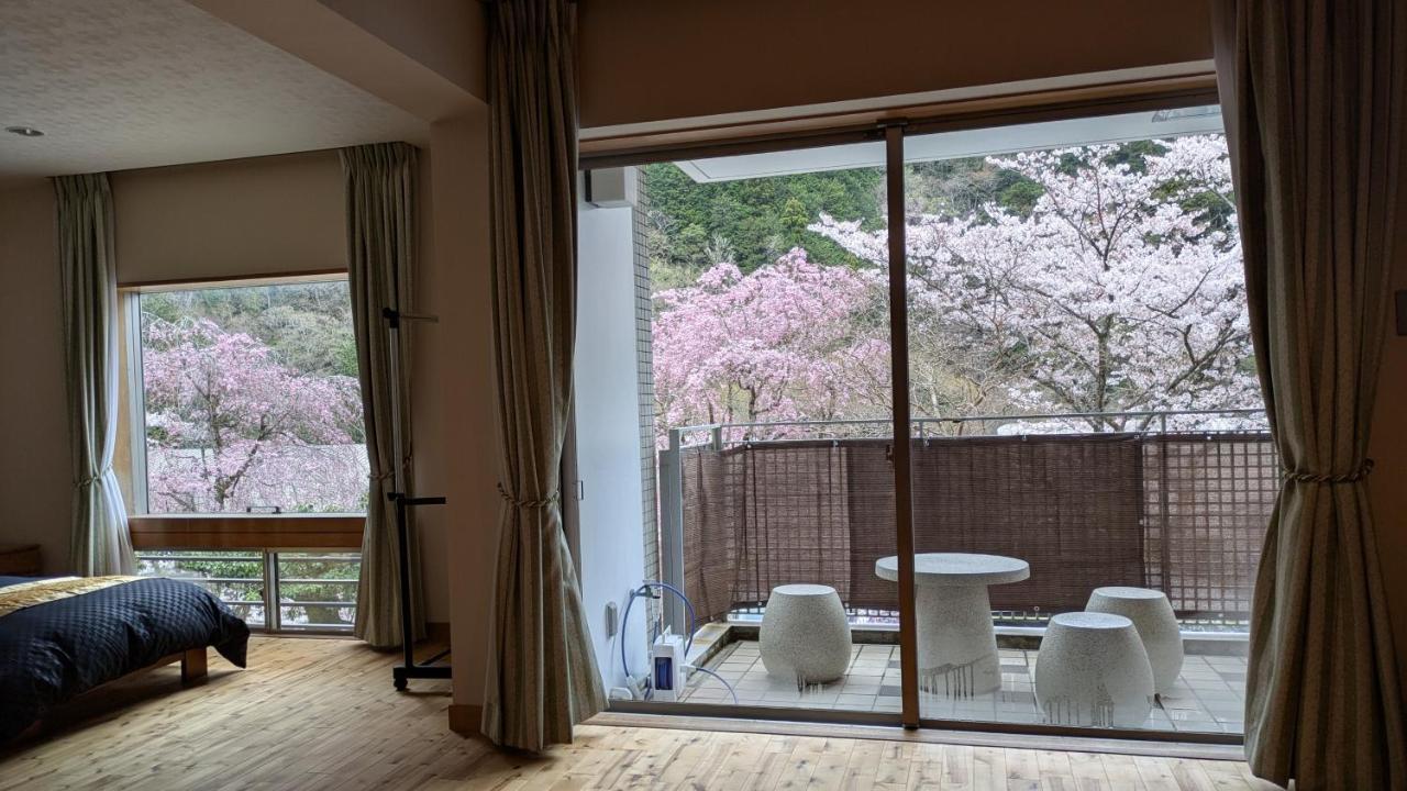 Condominium Sakura B5 — 4-Star Luxury Hotel in Hakone, Japan