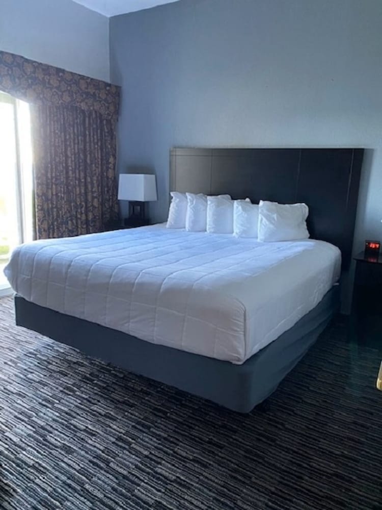 Lakeside Resort and Conference Center - photo 29
