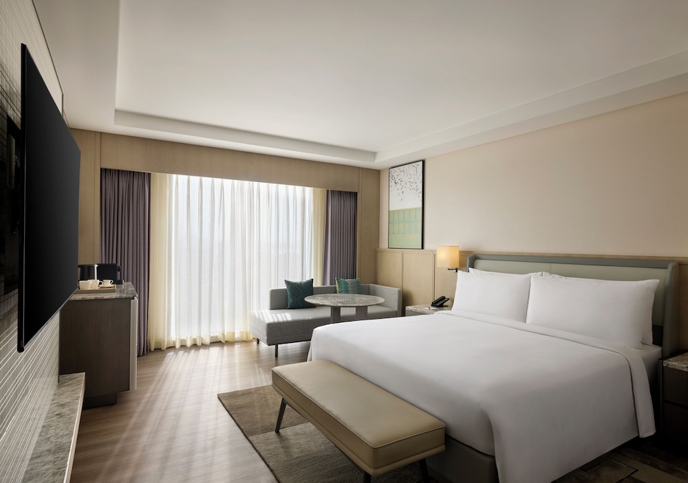 Courtyard by Marriott Hyderabad — 4-Star Luxury Hotel in Hyderabad, India